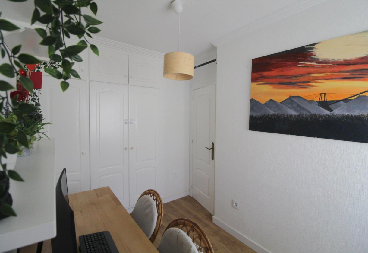 Reventa · APARTAMENTO · Torrevieja · La Veleta