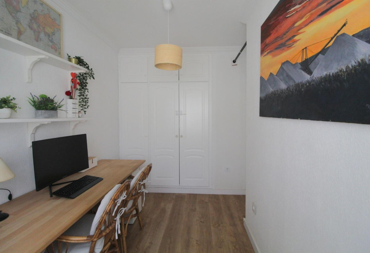Reventa · APARTAMENTO · Torrevieja · La Veleta