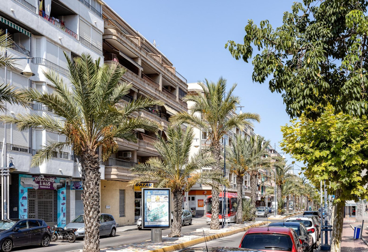 Rynek wtórny · Apartment · Torrevieja · Playa del cura