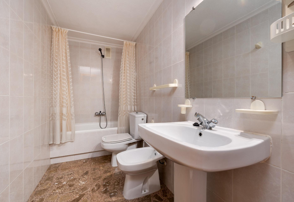 Rynek wtórny · Apartment · Torrevieja · Playa del cura