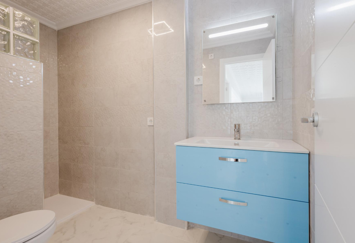 Rynek wtórny · APARTAMENTO · Torrevieja · Playa de La Acequion