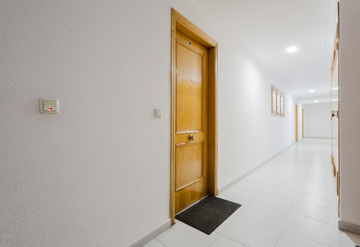 Rynek wtórny · APARTAMENTO · Torrevieja · Playa de La Acequion