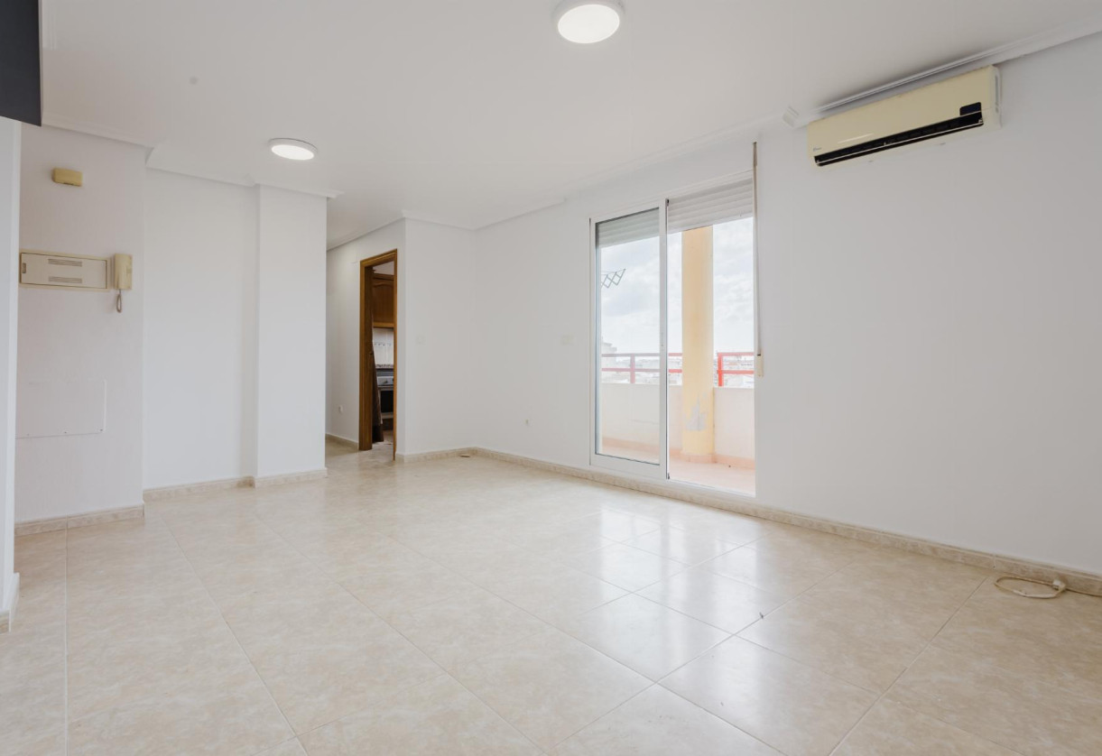 Rynek wtórny · APARTAMENTO · Torrevieja · Centro