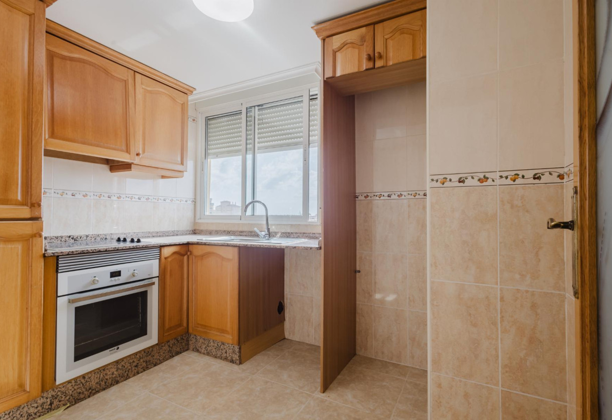 Rynek wtórny · APARTAMENTO · Torrevieja · Centro