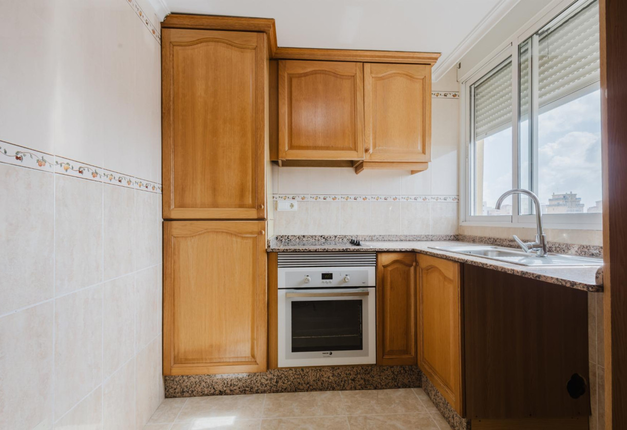Rynek wtórny · APARTAMENTO · Torrevieja · Centro