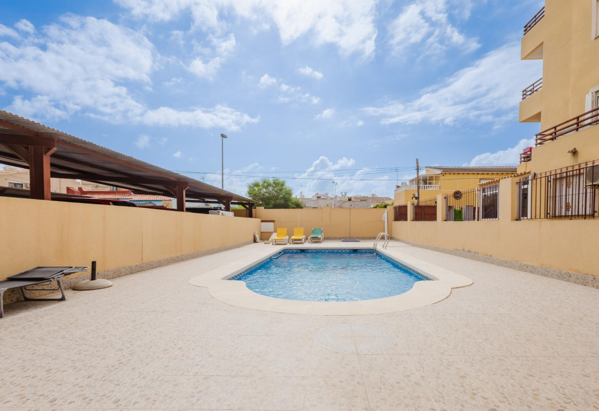 Rynek wtórny · APARTAMENTO · Torrevieja · Centro