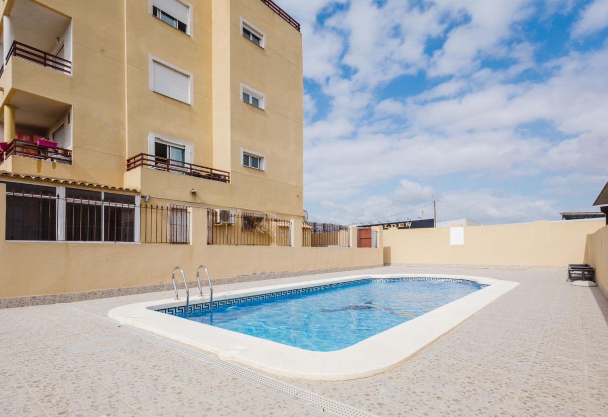 Rynek wtórny · APARTAMENTO · Torrevieja · Centro