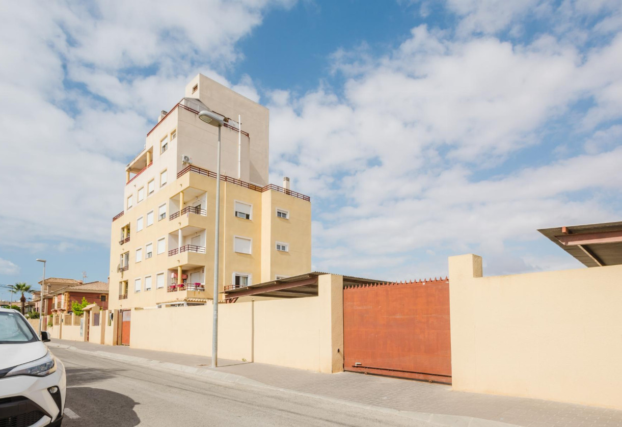 Rynek wtórny · APARTAMENTO · Torrevieja · Centro