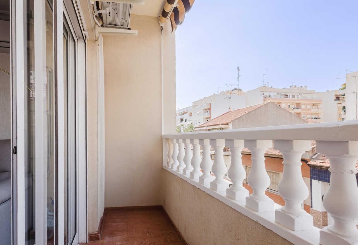Rynek wtórny · APARTAMENTO · Torrevieja · Centro