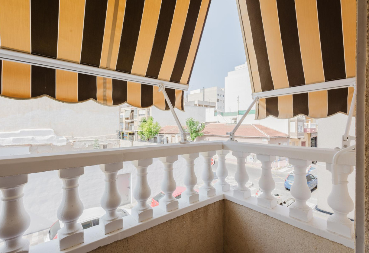 Rynek wtórny · APARTAMENTO · Torrevieja · Centro