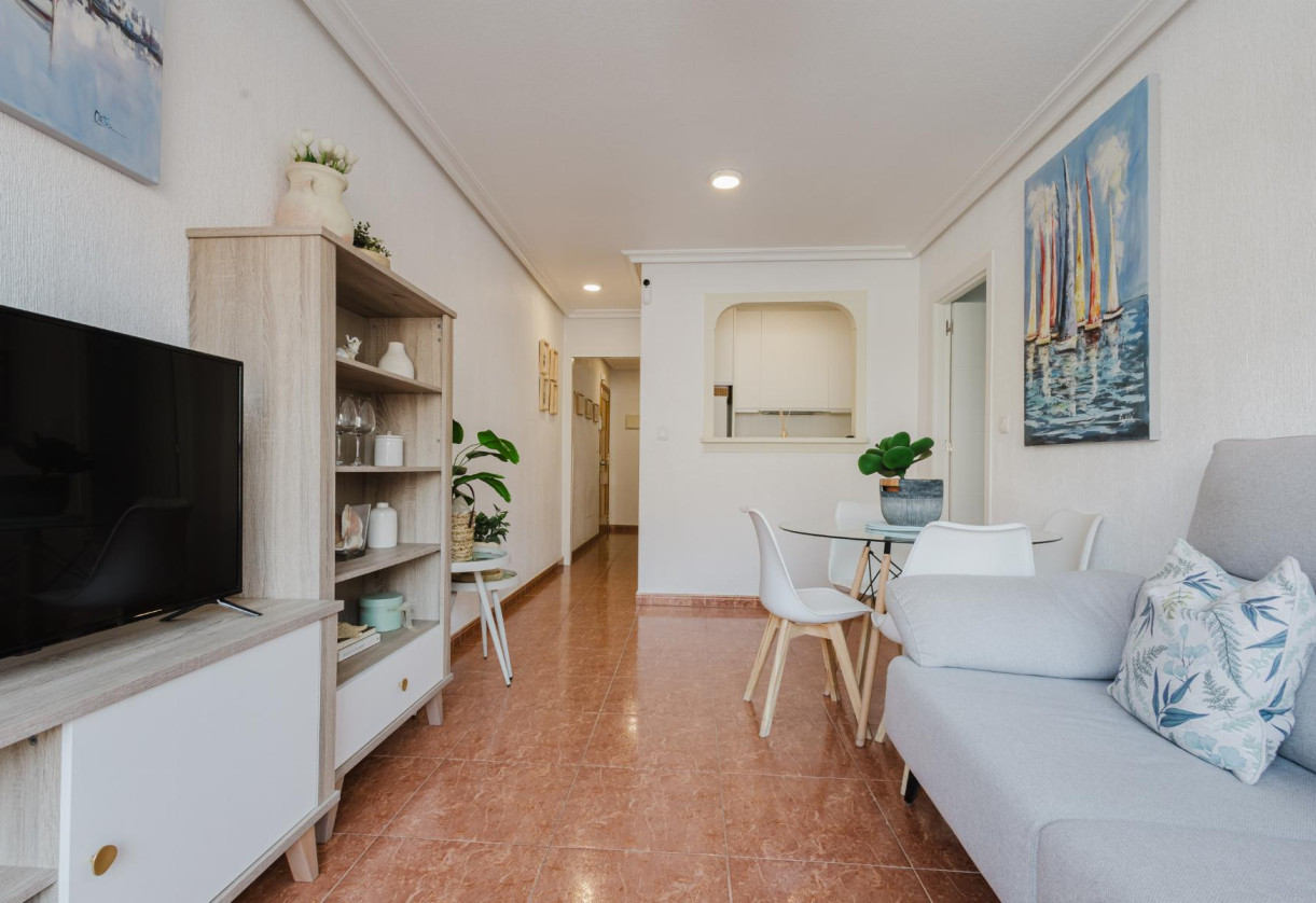 Rynek wtórny · APARTAMENTO · Torrevieja · Centro