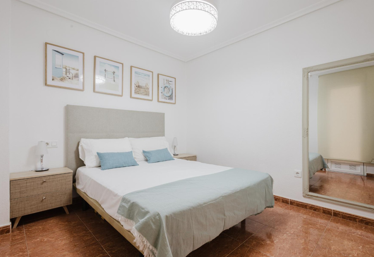 Rynek wtórny · APARTAMENTO · Torrevieja · Centro