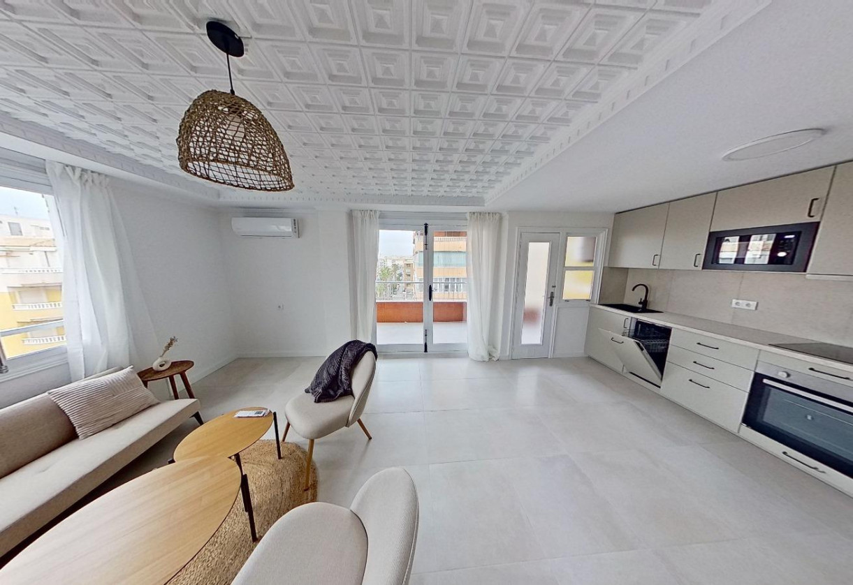 Rynek wtórny · APARTAMENTO · Torrevieja · Playa del Acequión