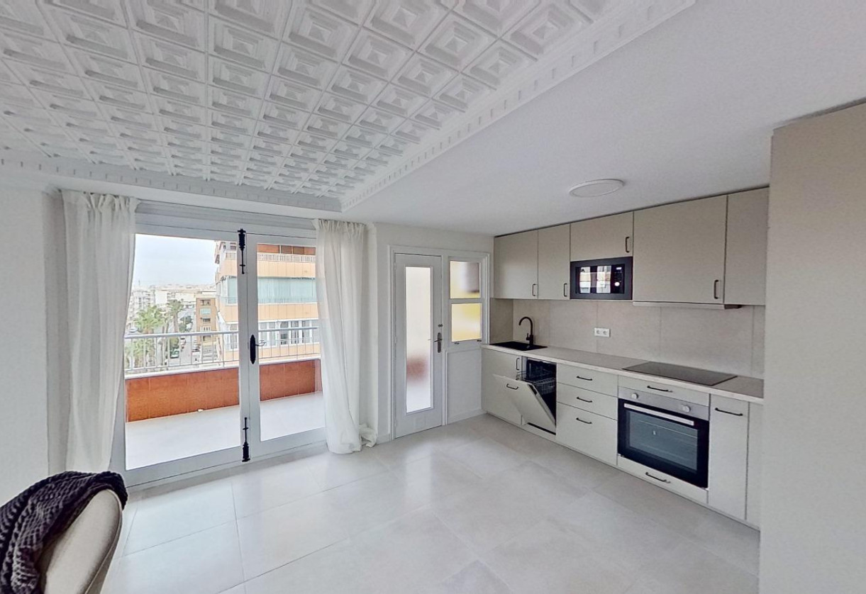 Rynek wtórny · APARTAMENTO · Torrevieja · Playa del Acequión