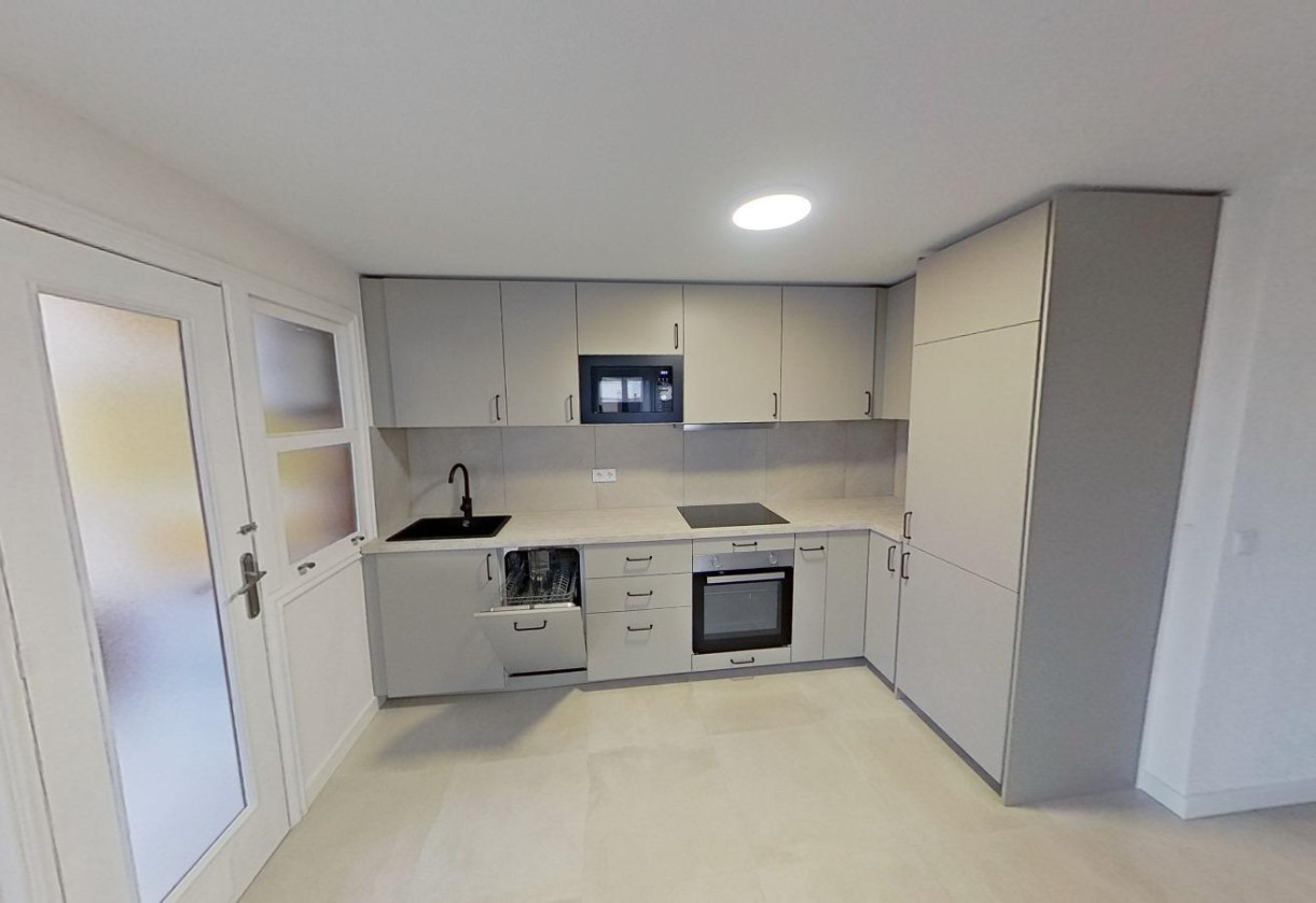 Rynek wtórny · APARTAMENTO · Torrevieja · Playa del Acequión