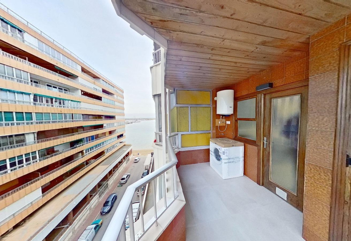 Rynek wtórny · APARTAMENTO · Torrevieja · Playa del Acequión