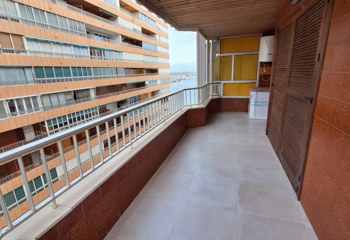 Rynek wtórny · APARTAMENTO · Torrevieja · Playa del Acequión