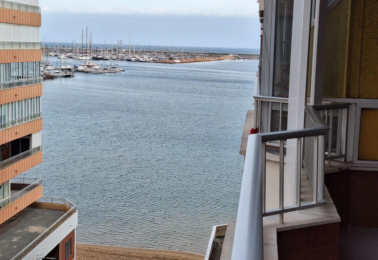 Rynek wtórny · APARTAMENTO · Torrevieja · Playa del Acequión