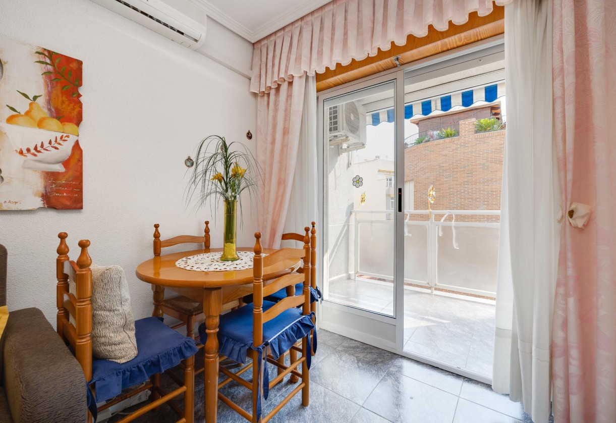Resale · Apartment · Torrevieja · Playa del cura
