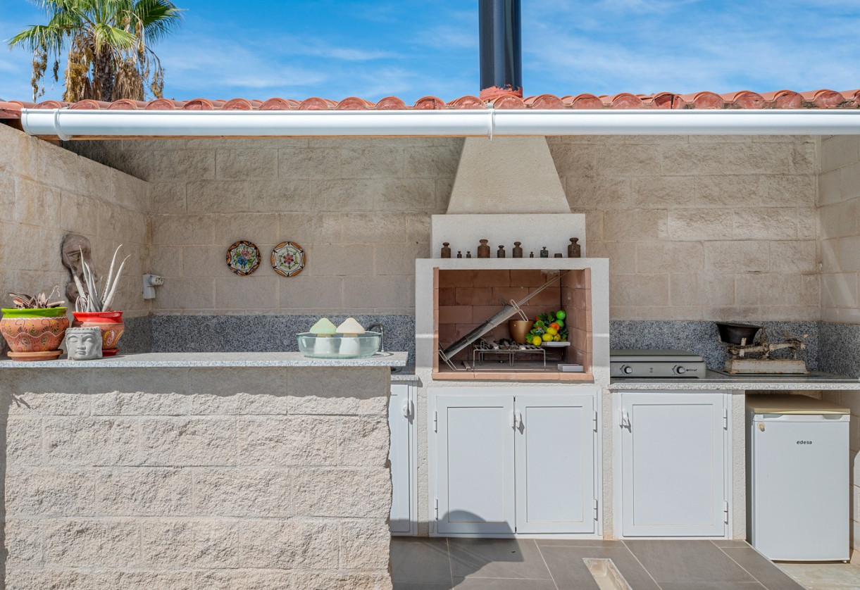 Resale · Villa · Benijofar