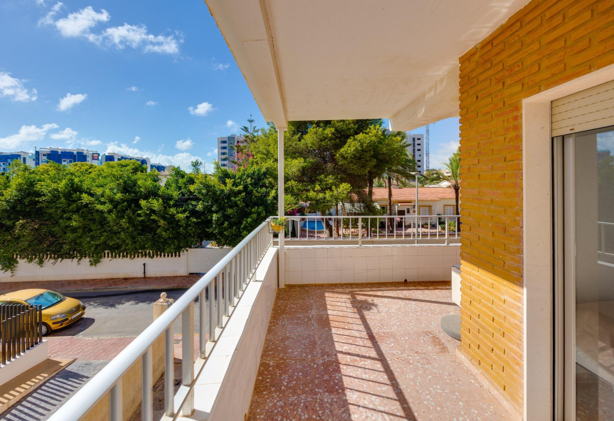 Rynek wtórny · Apartment · Torrevieja · Punta prima