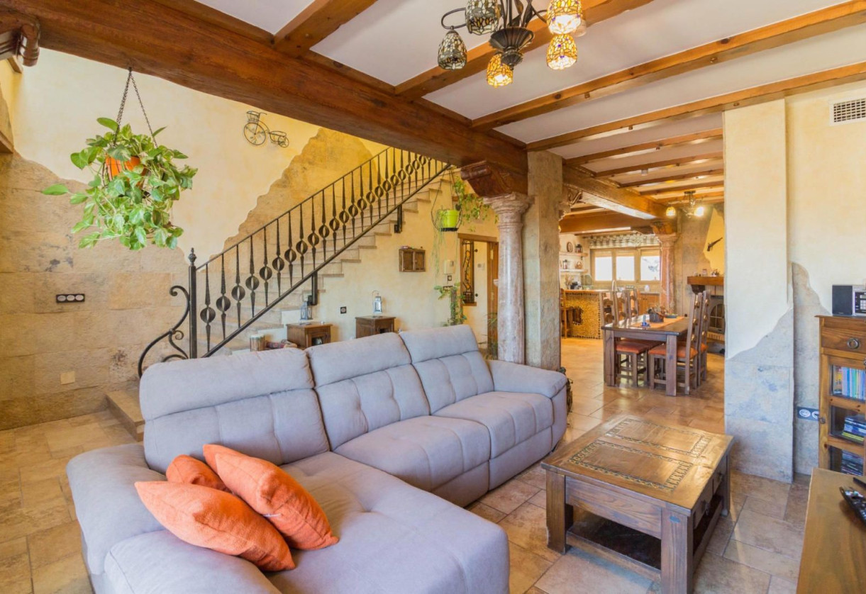 Resale · detached house · Redován