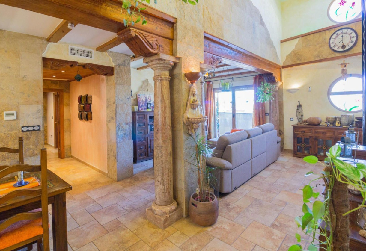 Resale · detached house · Redován