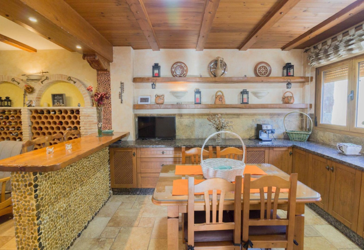 Resale · detached house · Redován