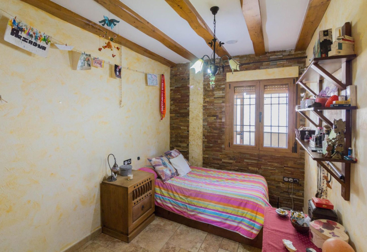 Resale · detached house · Redován