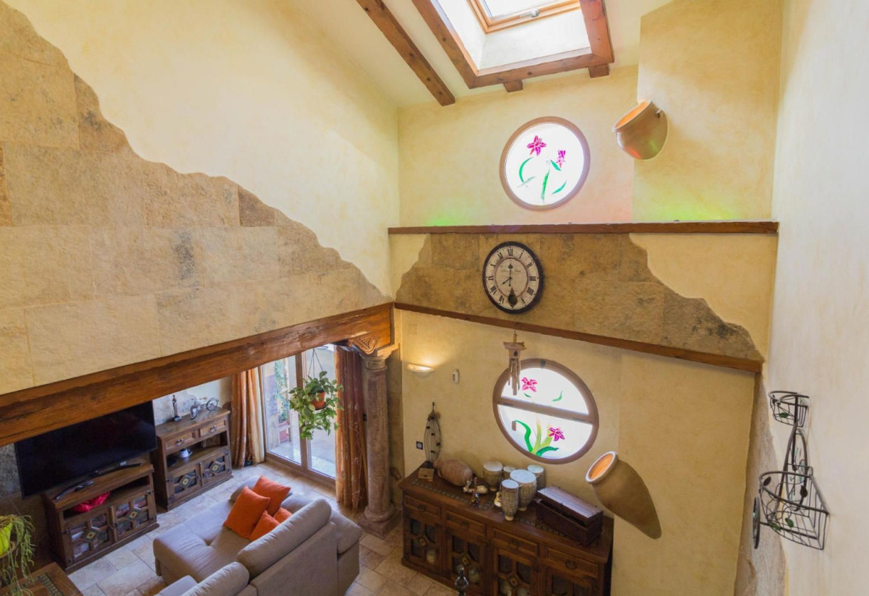 Resale · detached house · Redován