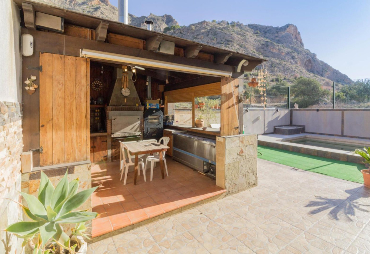 Resale · detached house · Redován