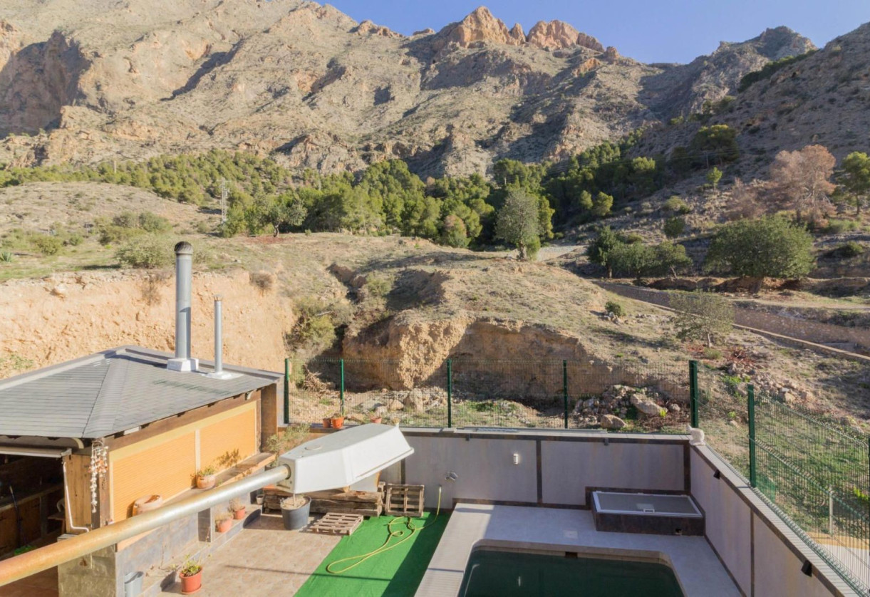 Resale · detached house · Redován