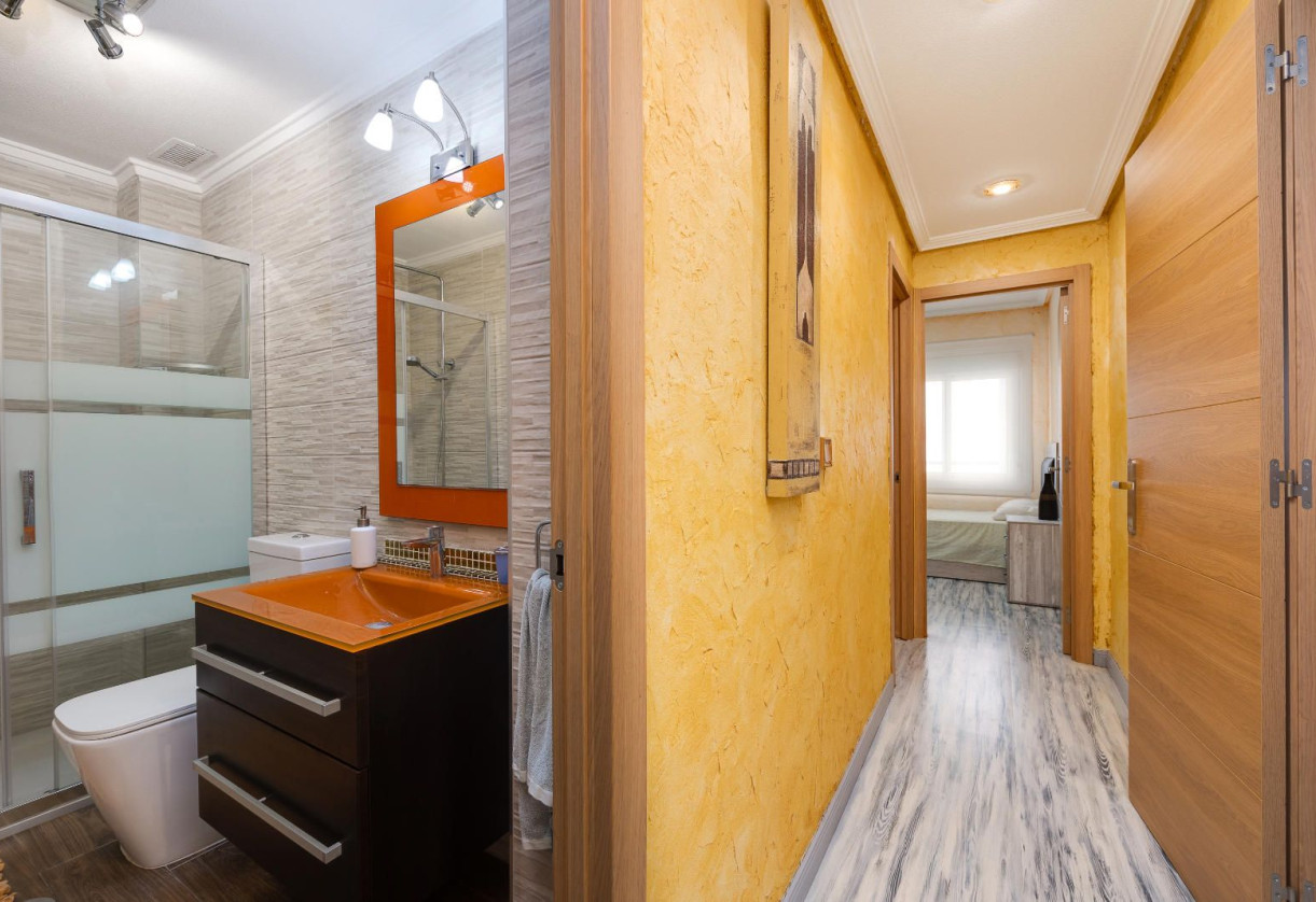 Resale · Apartment · Torrevieja · Acequion