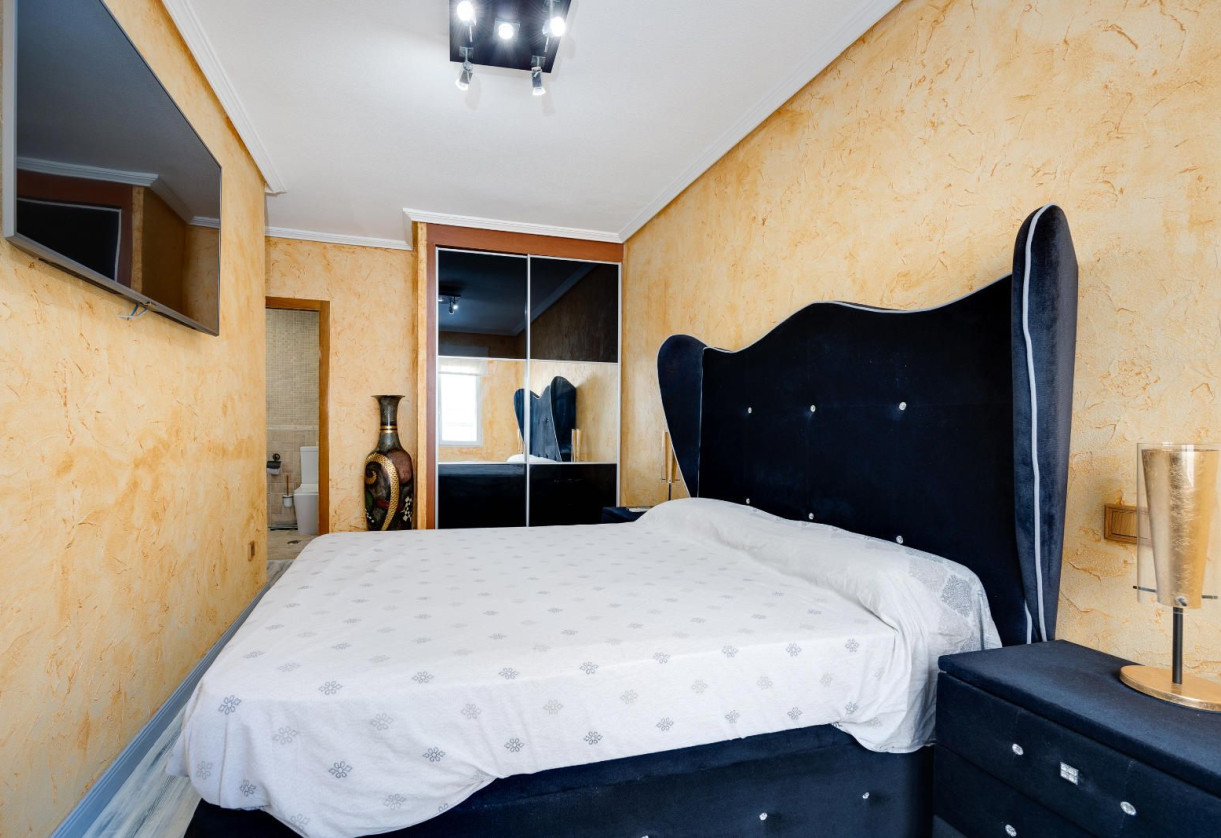 Resale · Apartment · Torrevieja · Acequion