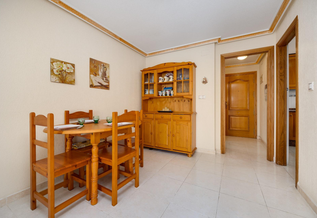 Resale · Apartment · Torrevieja · Habaneras