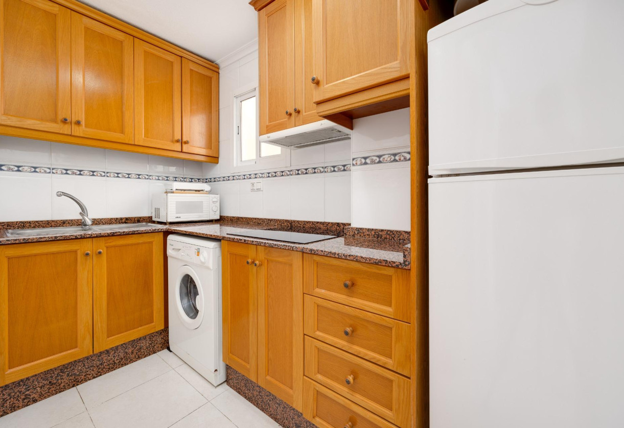 Resale · Apartment · Torrevieja · Habaneras