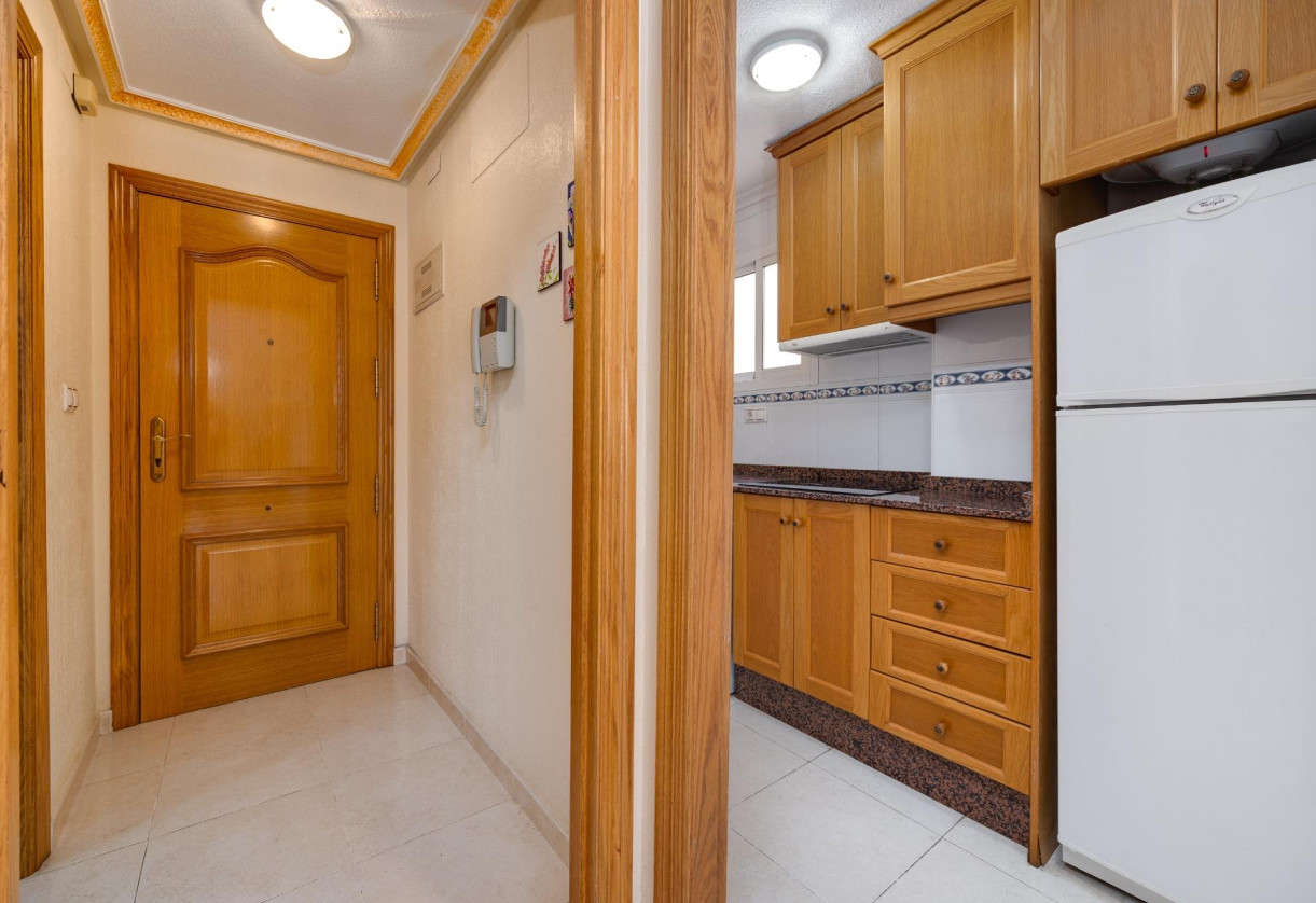 Resale · Apartment · Torrevieja · Habaneras