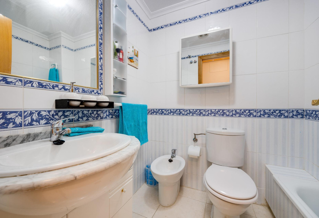 Resale · Apartment · Torrevieja · Habaneras