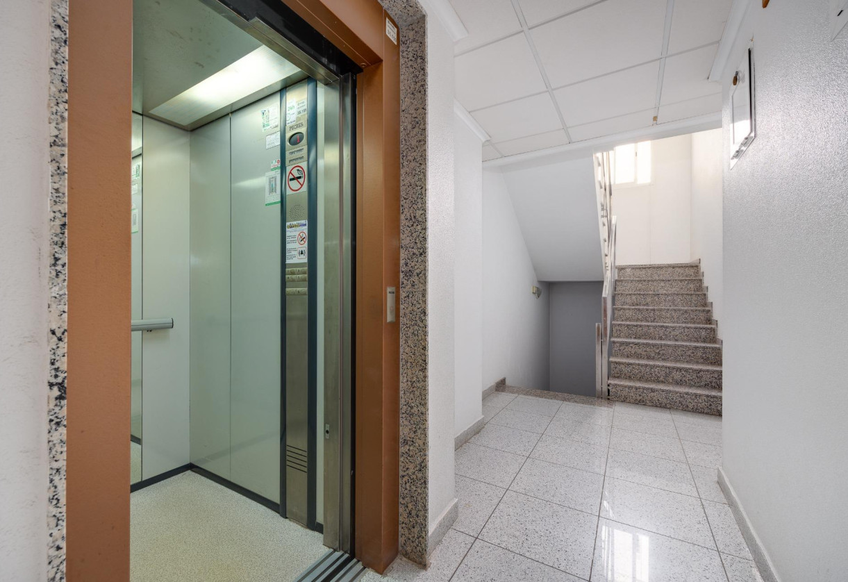 Resale · Apartment · Torrevieja · Habaneras