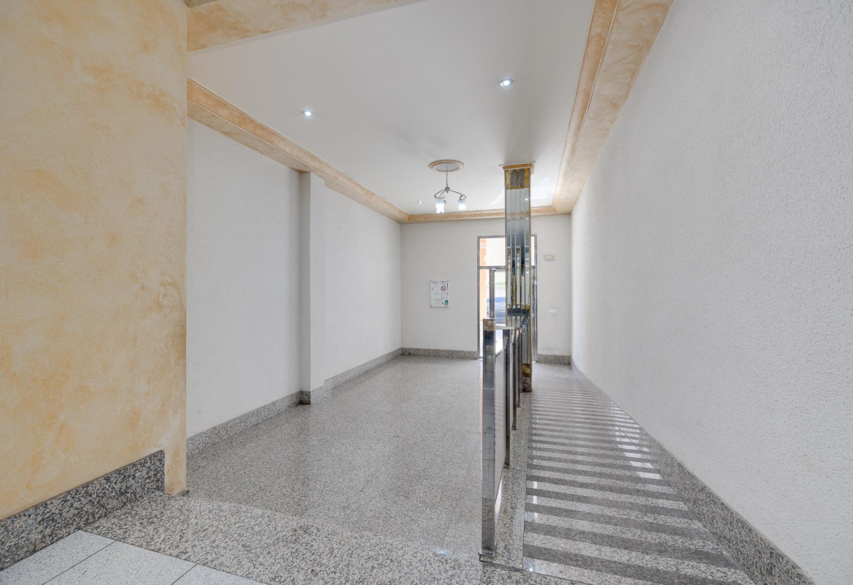 Resale · Apartment · Torrevieja · Habaneras