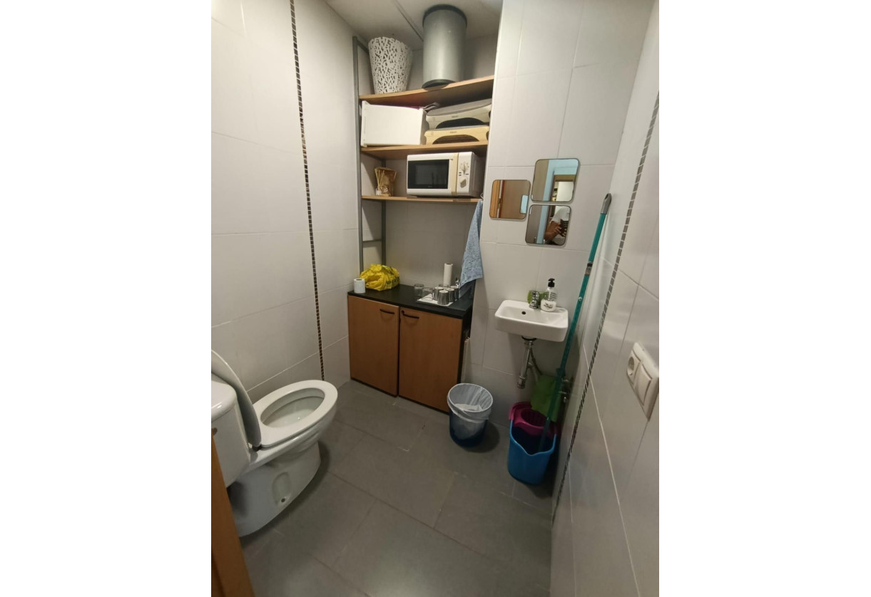 Wynajem długoterminowy · Oficinas · Torrevieja · Centro