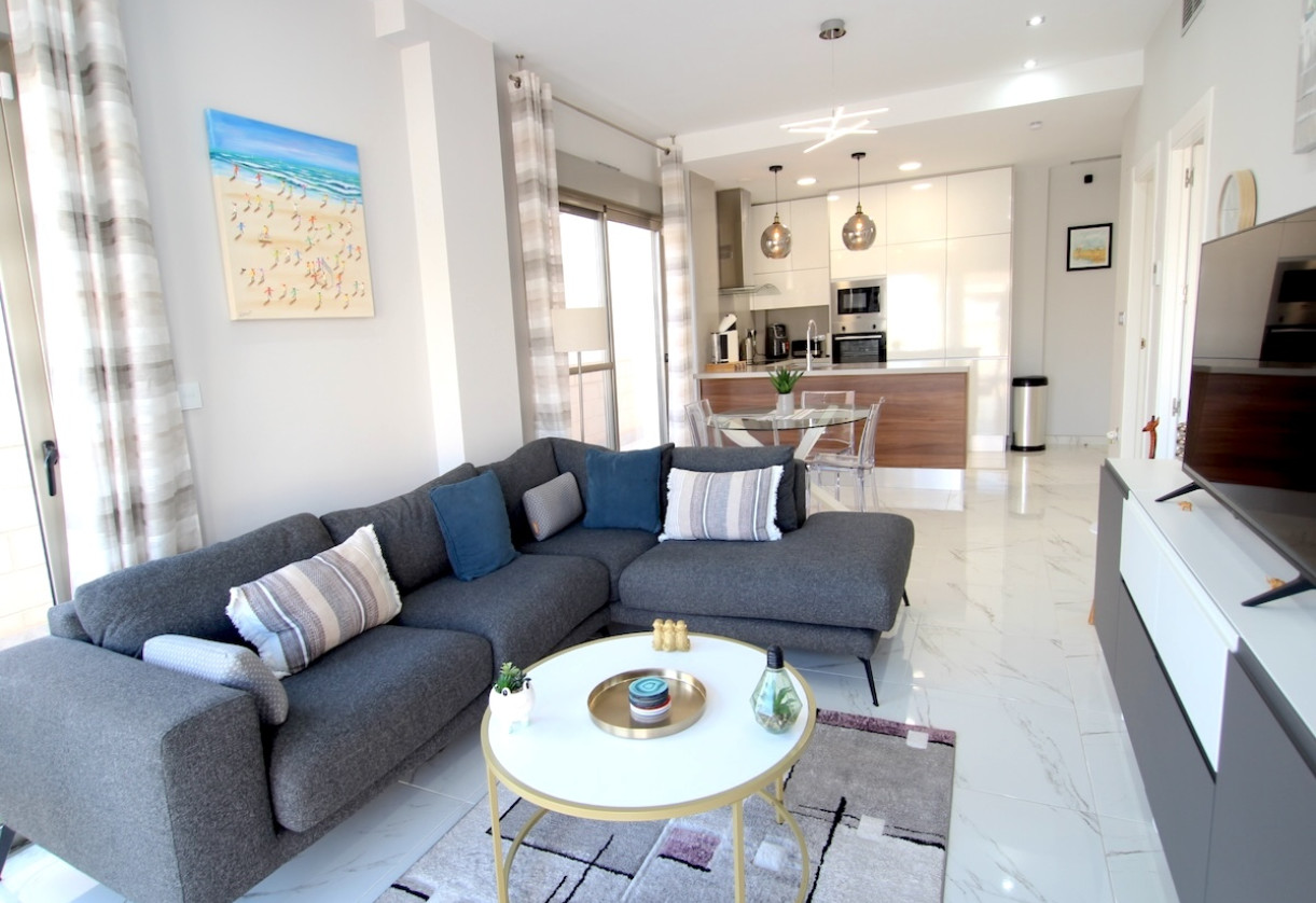 Resale · Villa · Villamartin