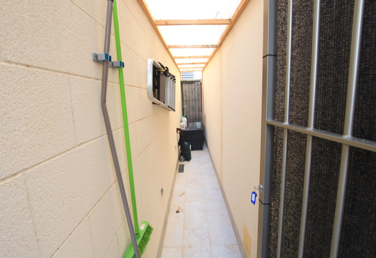 Resale · Villa · Villamartin