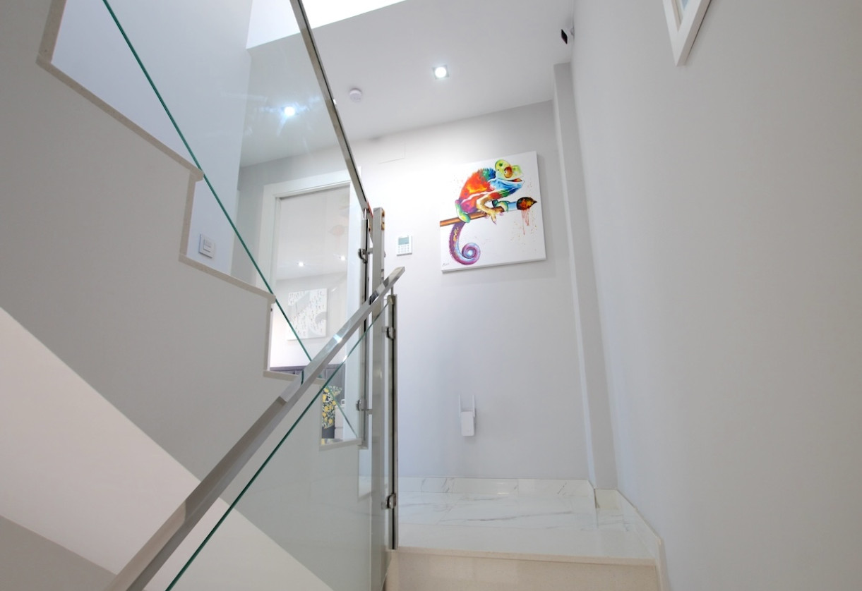 Resale · Villa · Villamartin