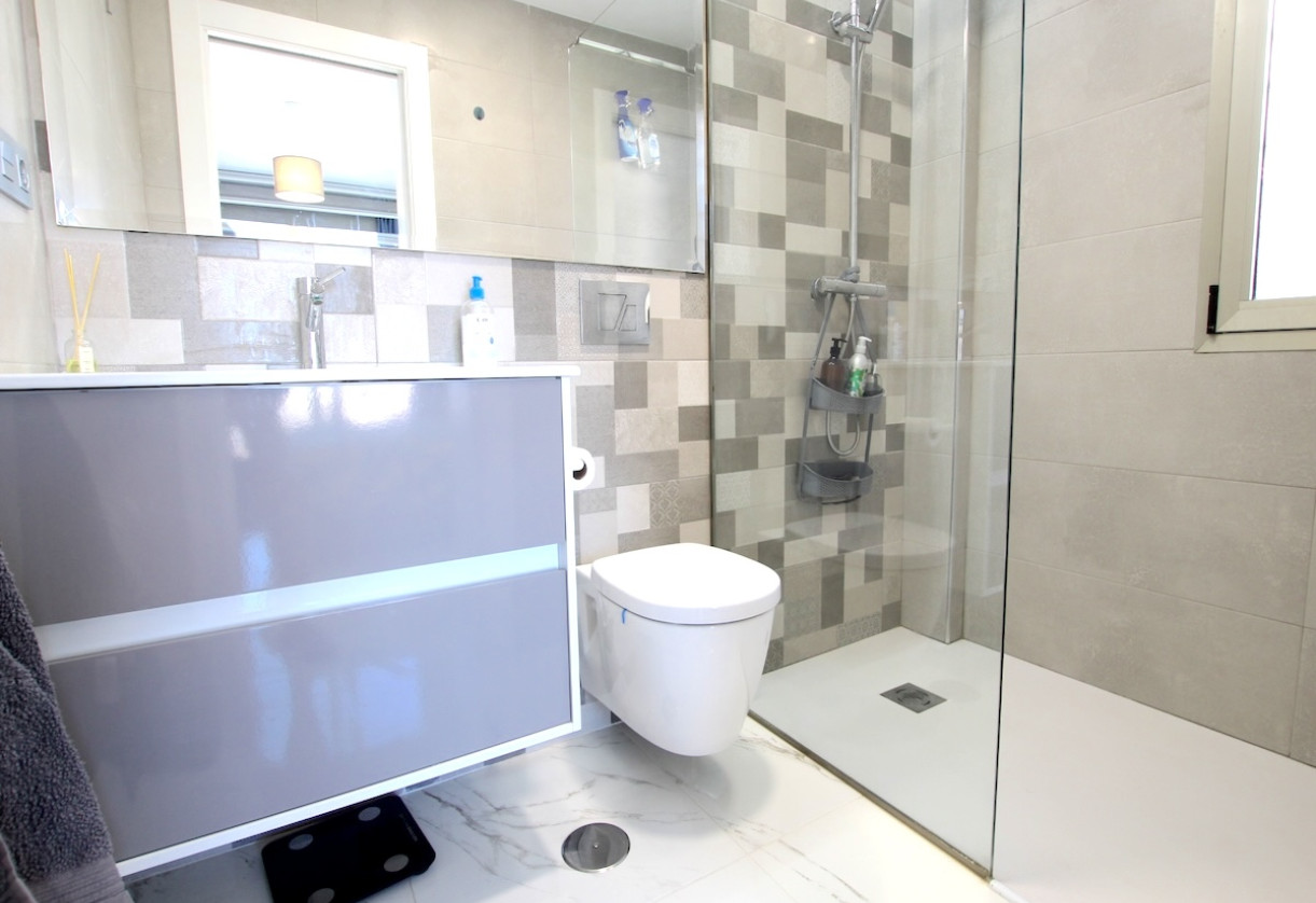 Resale · Villa · Villamartin