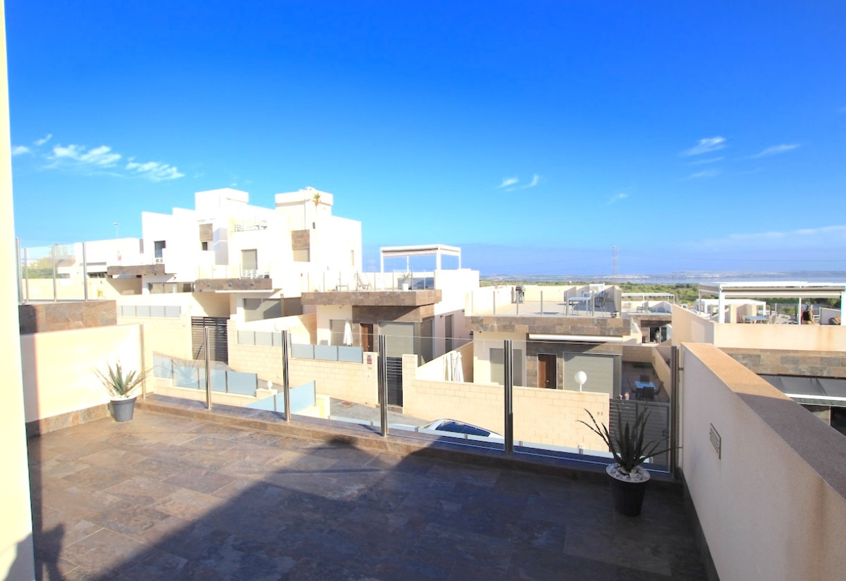 Resale · Villa · Villamartin