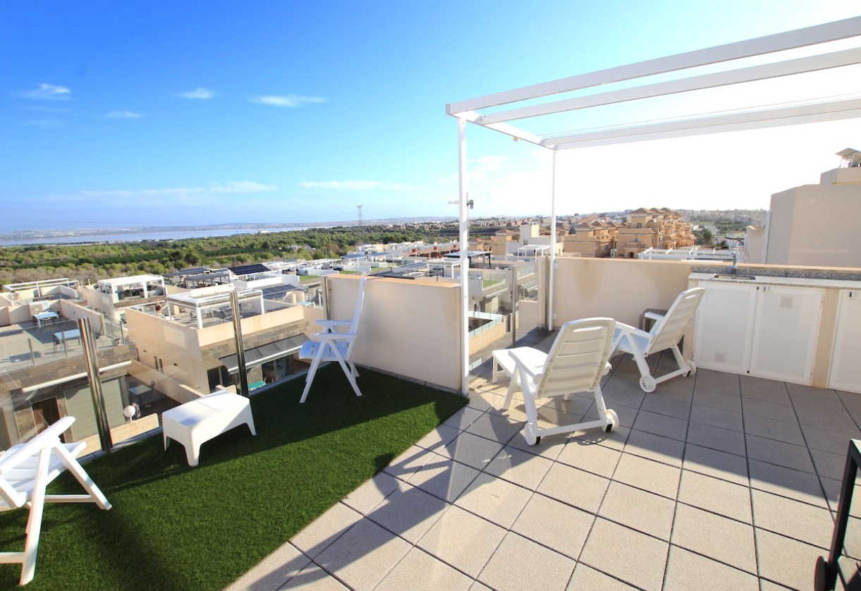 Resale · Villa · Villamartin