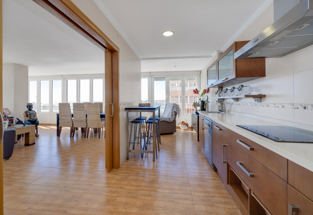 Resale · APARTAMENTO · Torrevieja · Playa Acequion