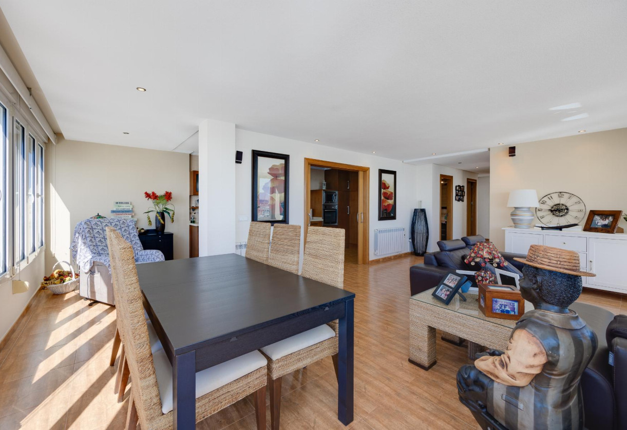 Resale · APARTAMENTO · Torrevieja · Playa Acequion