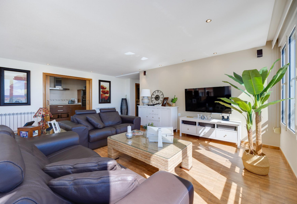 Resale · APARTAMENTO · Torrevieja · Playa Acequion